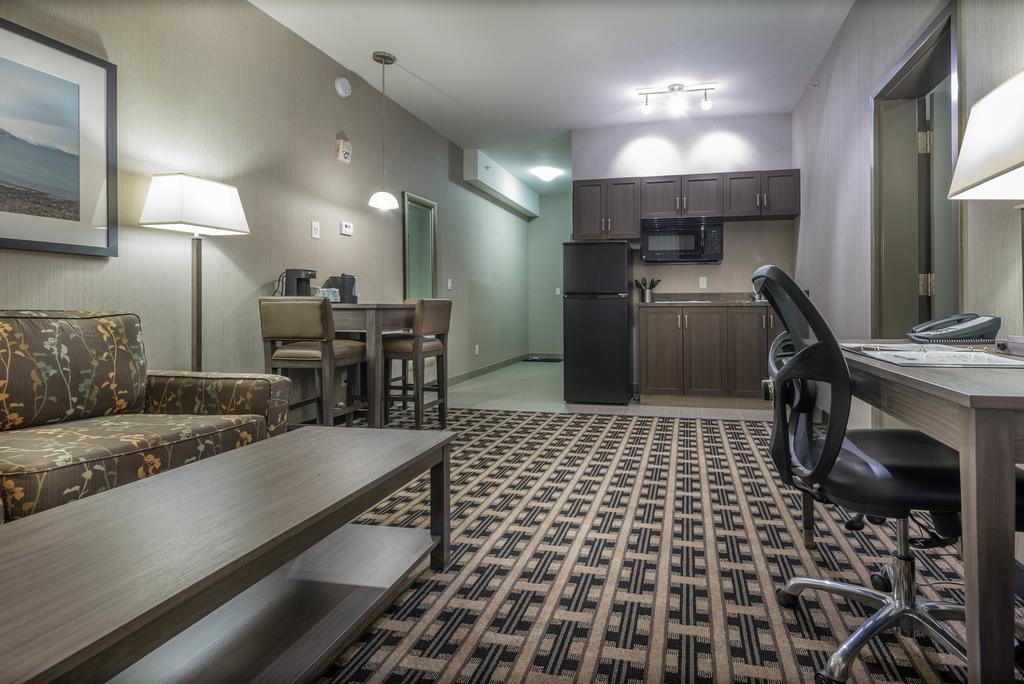 Timber Ridge Inn And Suites Fox Creek Rum bild